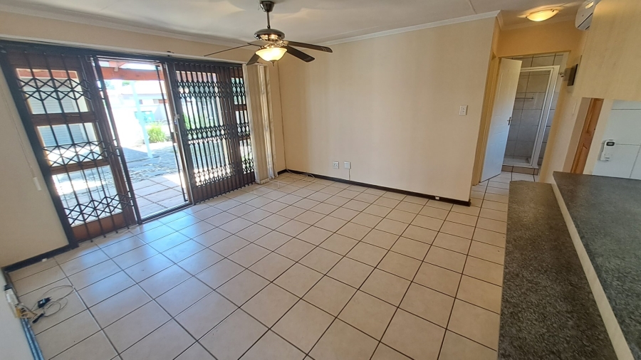 2 Bedroom Property for Sale in Langenhovenpark Free State